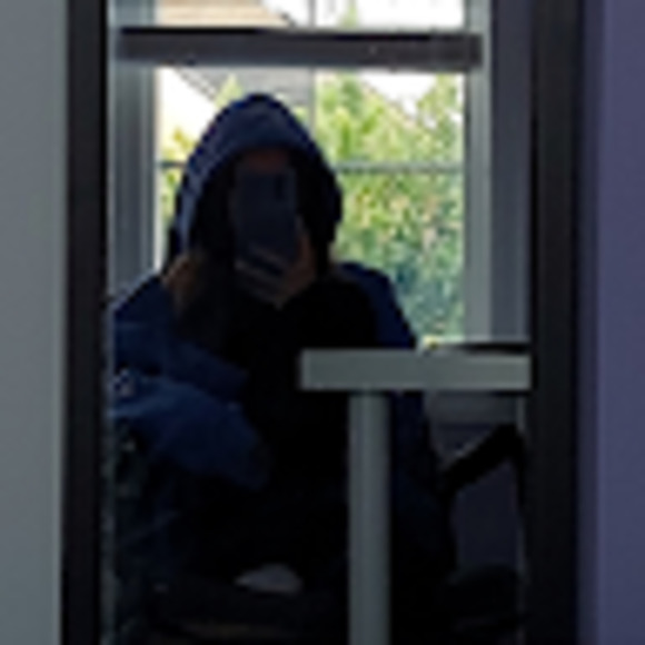 Meet your Posher, Julia - Picture 1 of 1